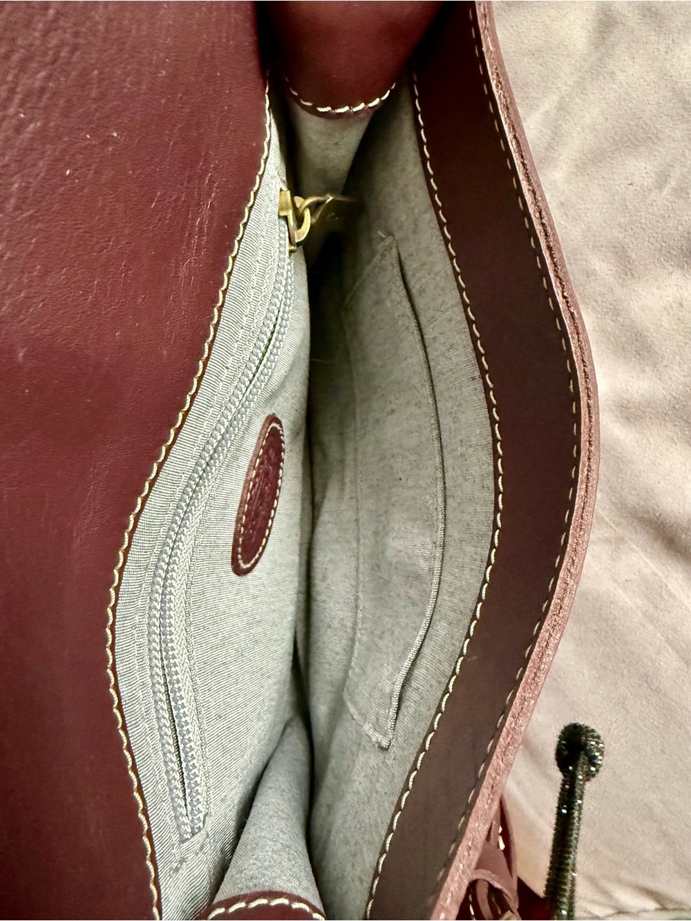 euc Roots Canada Women’s Purple Leather shoulder Bag - Picture 7 of 10